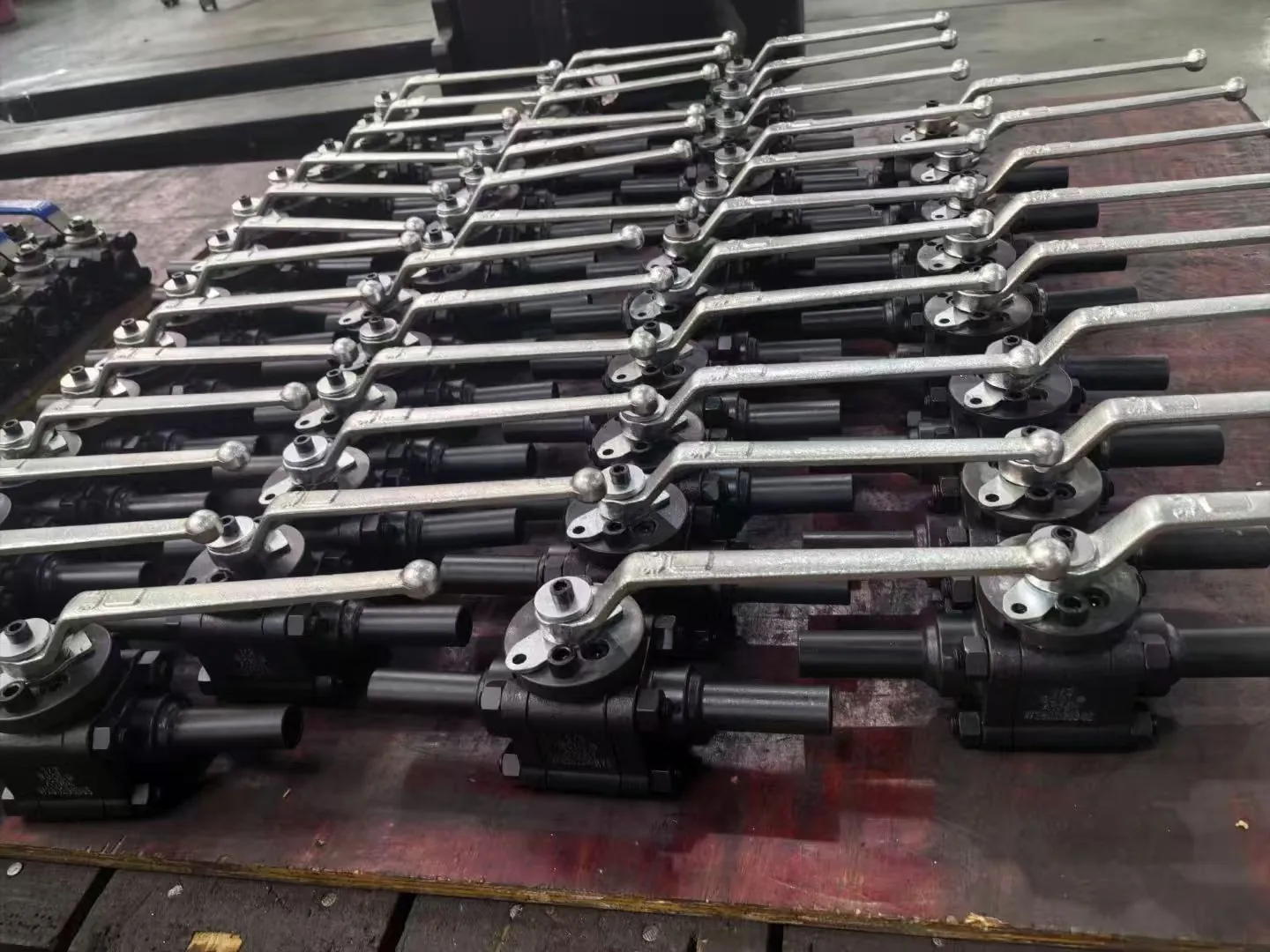 Compact stainless steel ball valves with manual lever handles